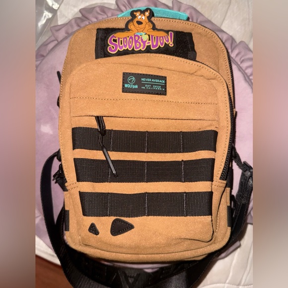 Wolfpak Other - Scooby doo WOLFpak 9L sling brand new